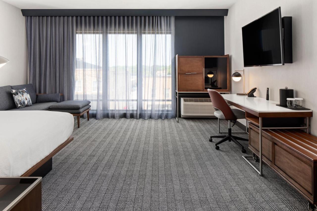 Courtyard By Marriott Owatonna Downtown Hotel Bagian luar foto